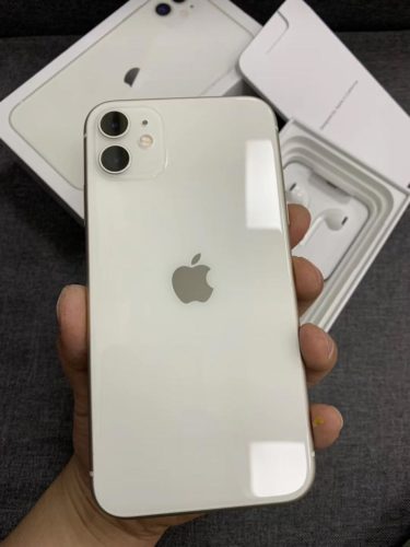 Apple iPhone 11 photo review
